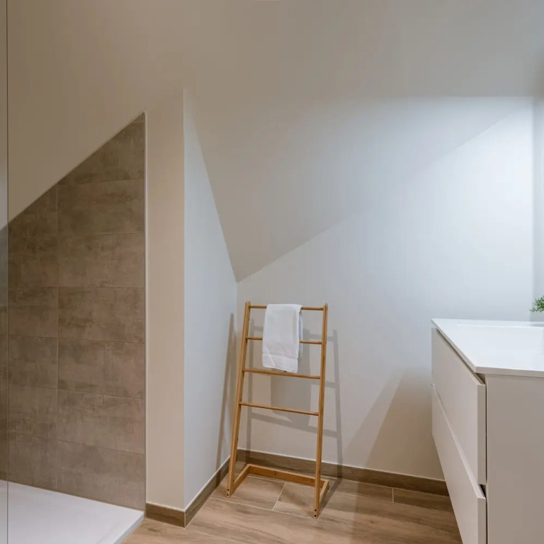 Spacious Top-flour Apartment With Private Parking