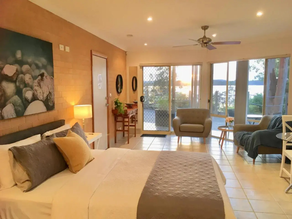 SilverWaters Waterfront Accommodation Lake Macquarie