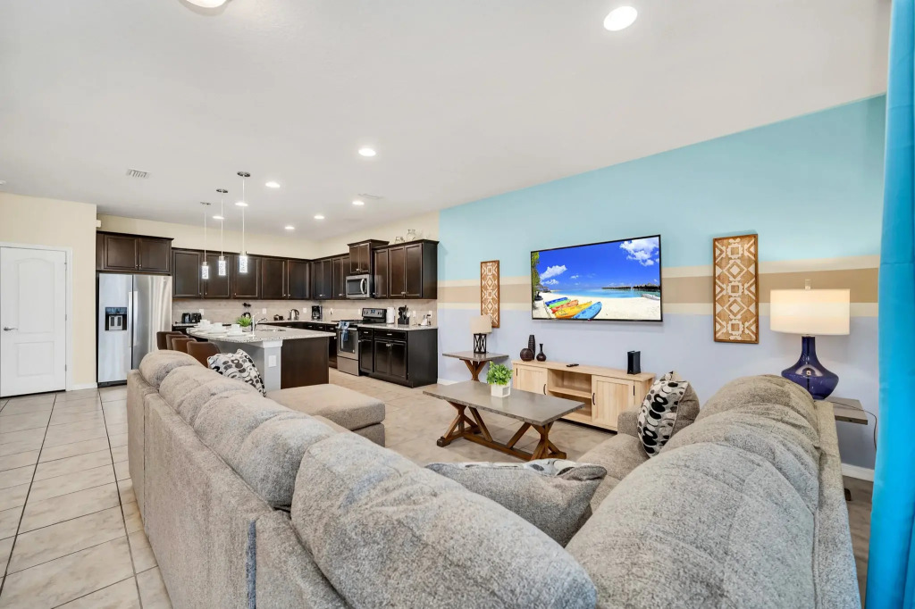 Brand New Luxury 9Br Villa With Lake View*Pool*Spa, Kissimmee, US