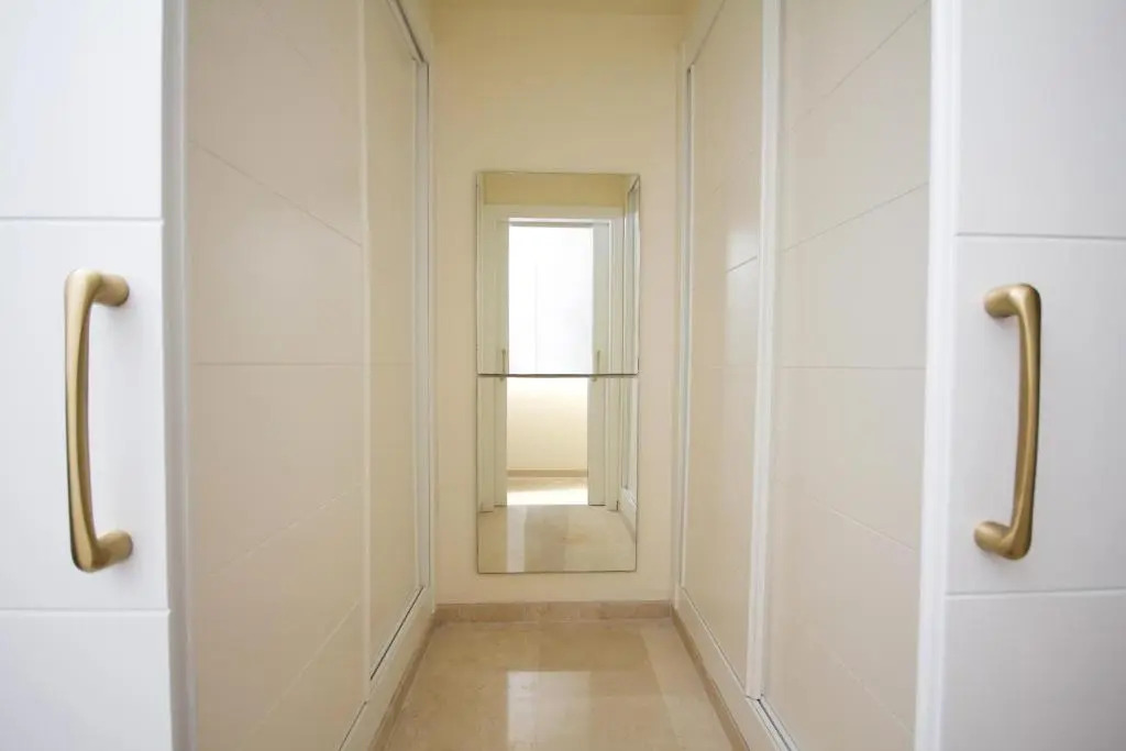 Spacious two bedroom apartment 1012