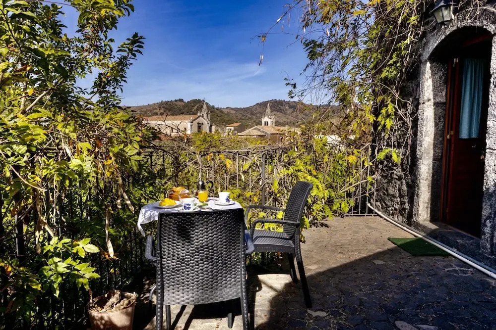Palazzo Previtera Rooms & Restaurant