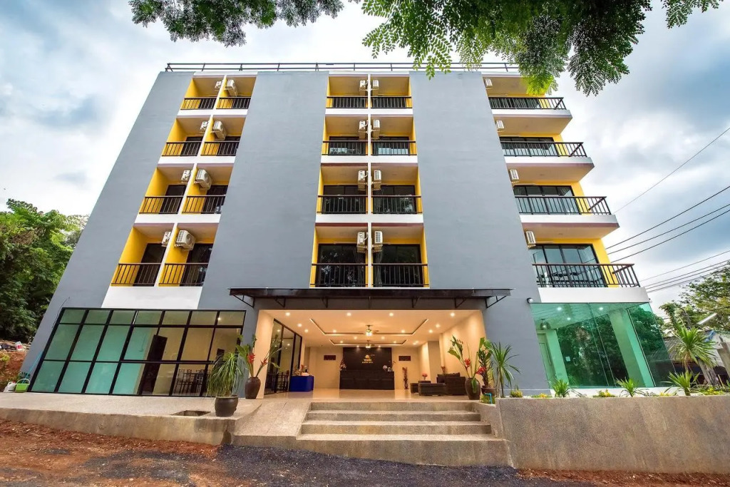 Yamin Seaview Hotel
