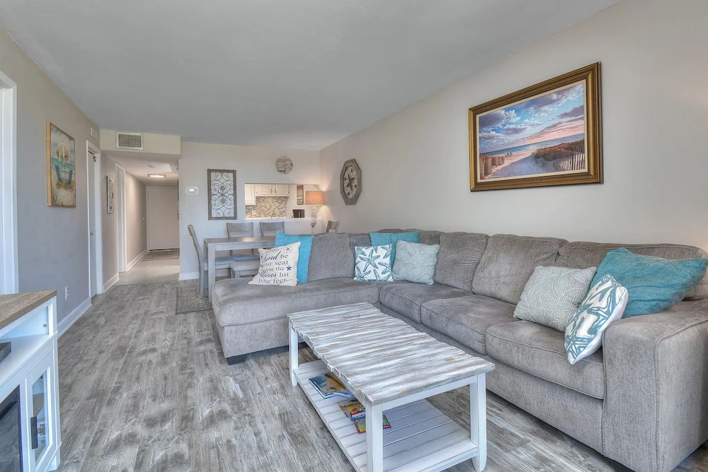 Holiday Towers by Elliott Beach Rentals