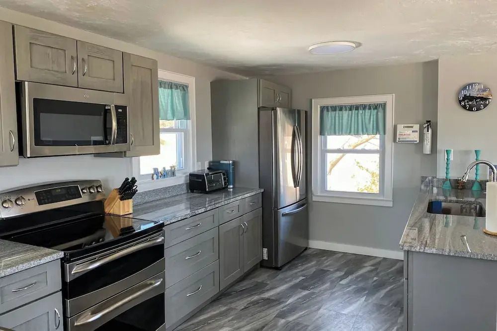 Work, Play & Explore! Coastal York Gem Near Beach