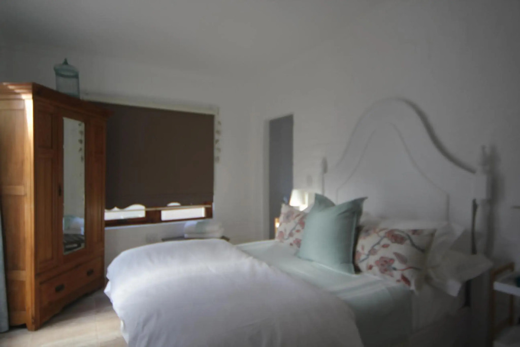 The Lily House Hermanus - Central Private Cottages