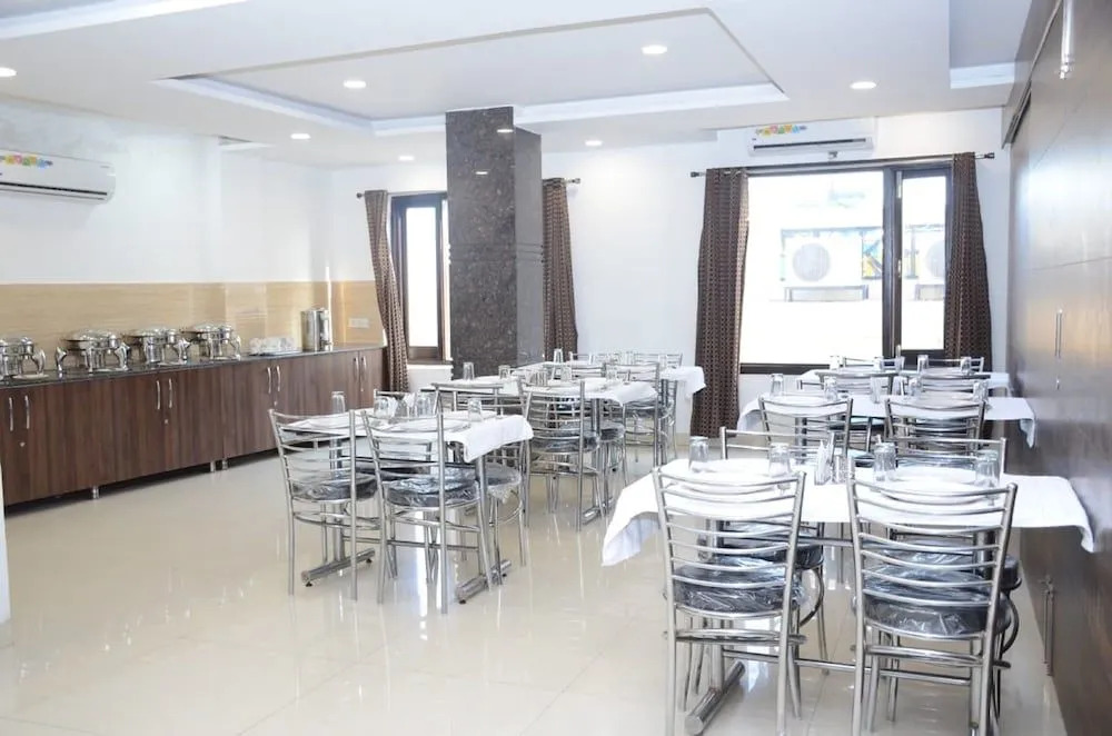 Hotel Grand Star by Royal Collection