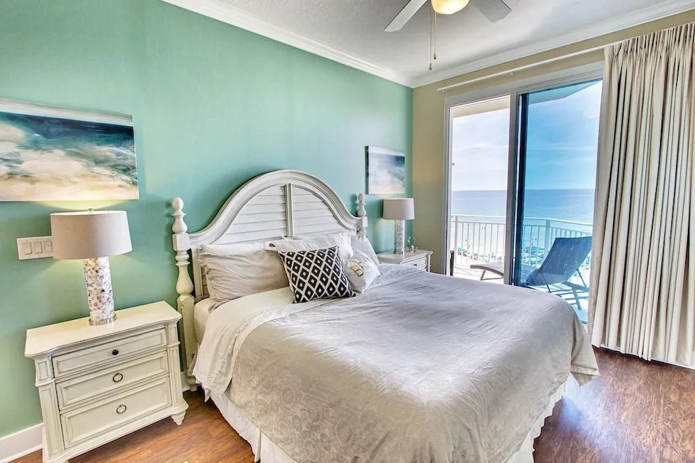 Waterscape A602 - 3 Br condo by RedAwning