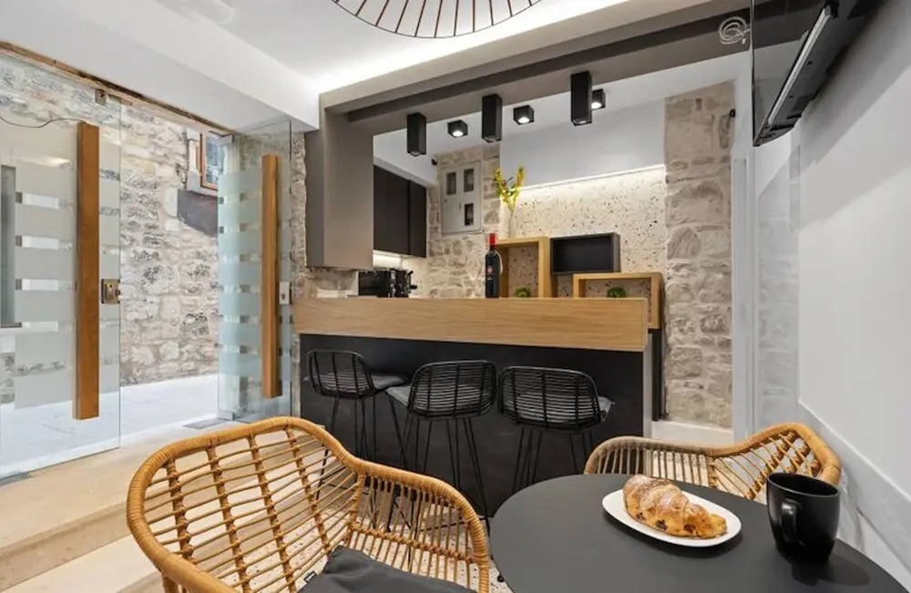 2 Flat Apartment With Terrace And Outdoor Shower