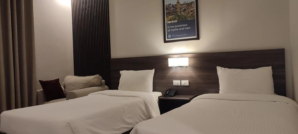 Black Iris Hotel II