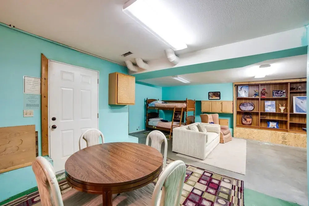 Snowline Cabin #51 - Executive Style Vacation Home That Sleeps 8!