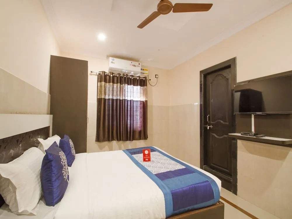 OYO 10270 SS Residency