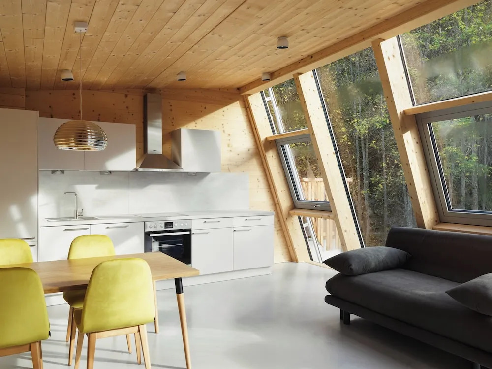 Mondholz - Urban Inn 24-7
