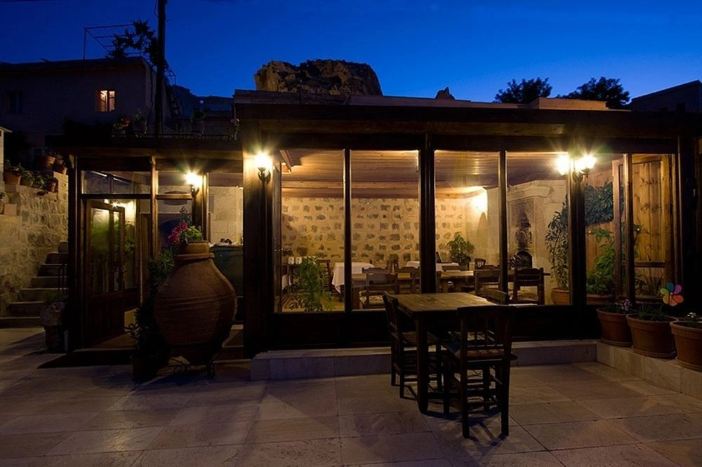 Takaev Cave House