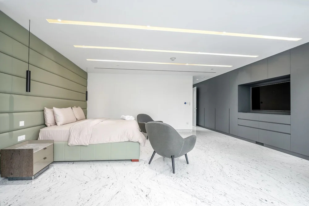 Luxe Dubai Marina 3Flr 4BR w Pool Sauna