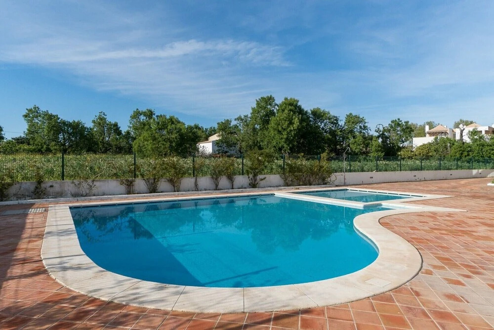 Beautiful Apartment With Terrace and a Pool