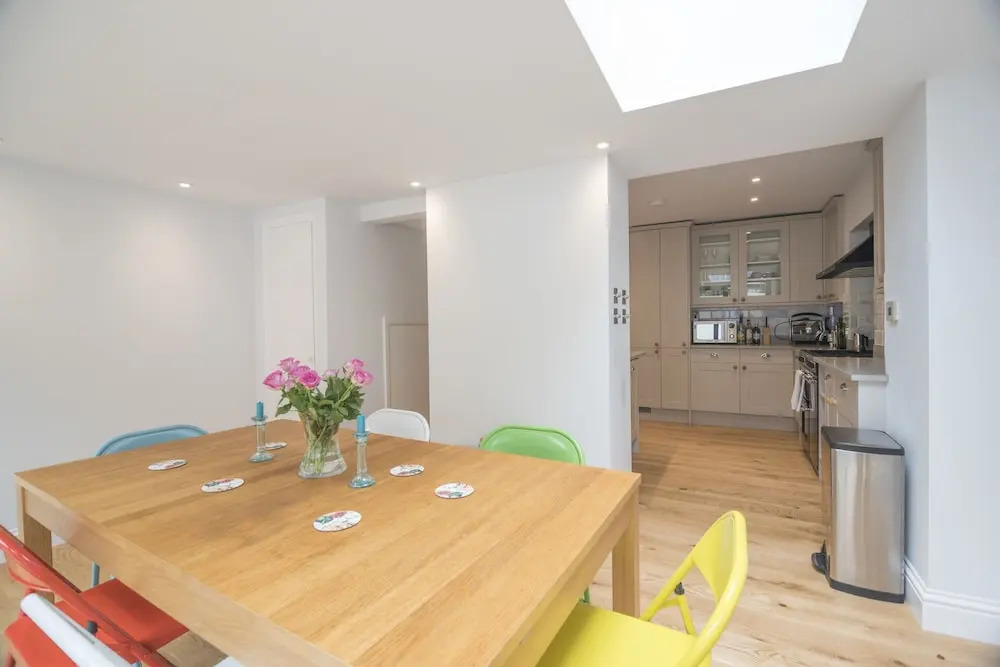 Bright Family Home in Angel with Patio