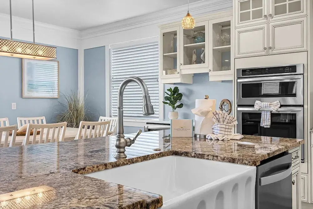 571 Seabatical: Canal Front With Pool! 5 Bedroom Home
