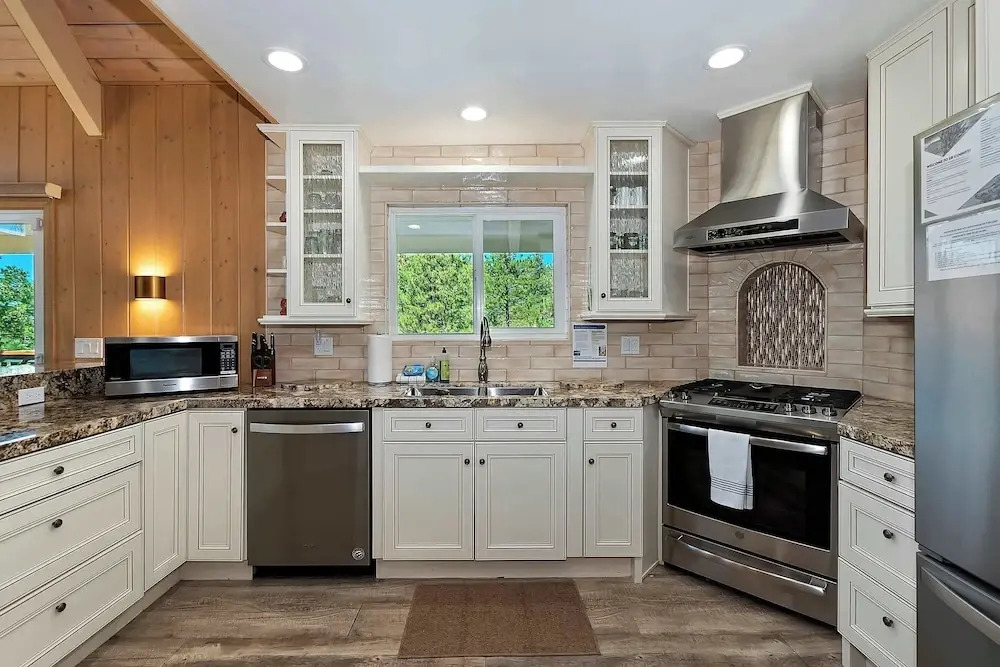 Casa Del Lago Spacious 4 Story Gated Home