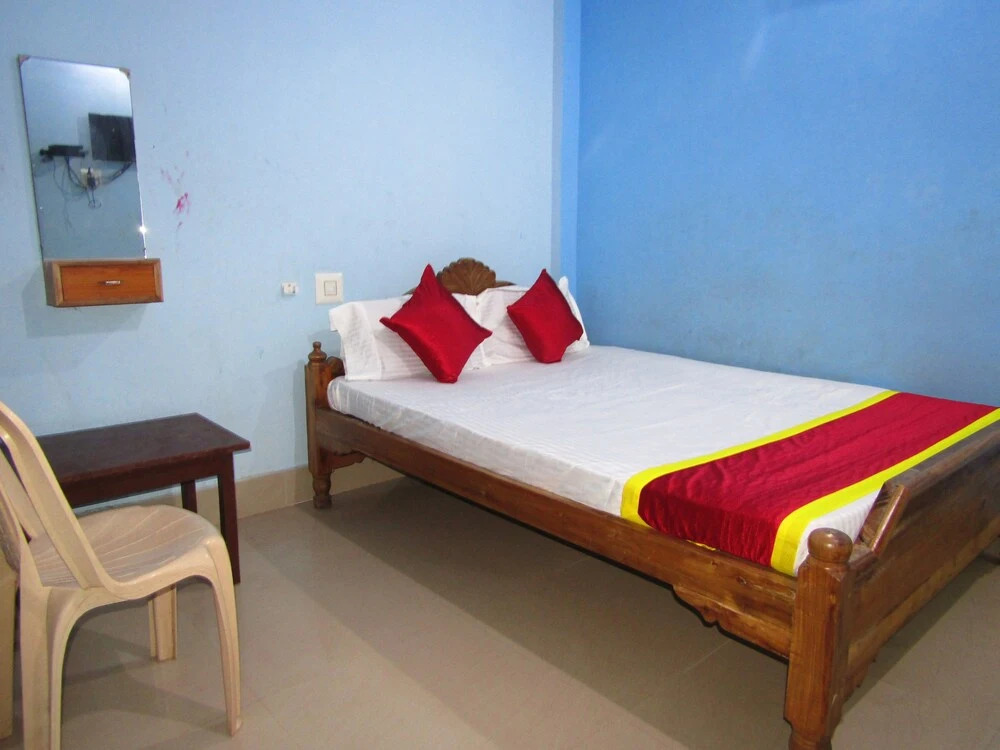Goroomgo Star Lodge Puri