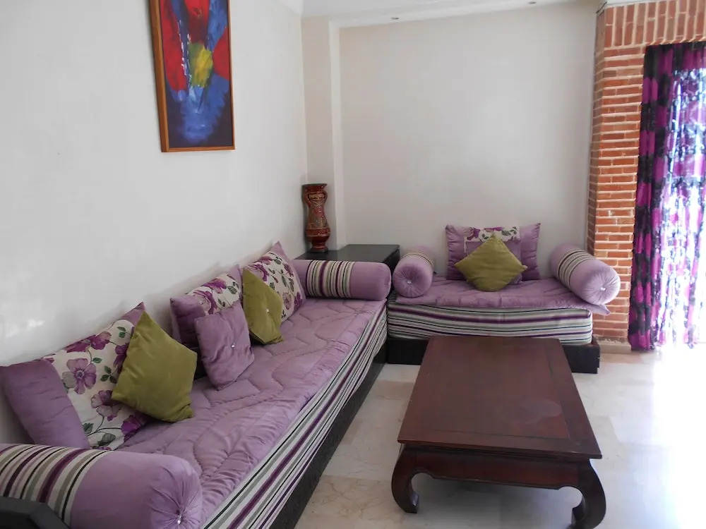 Lovely two Bedroom Apartment Ref T24302