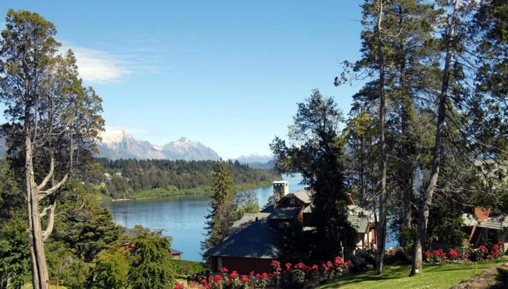 Charming Residences & Suites with Private Spa