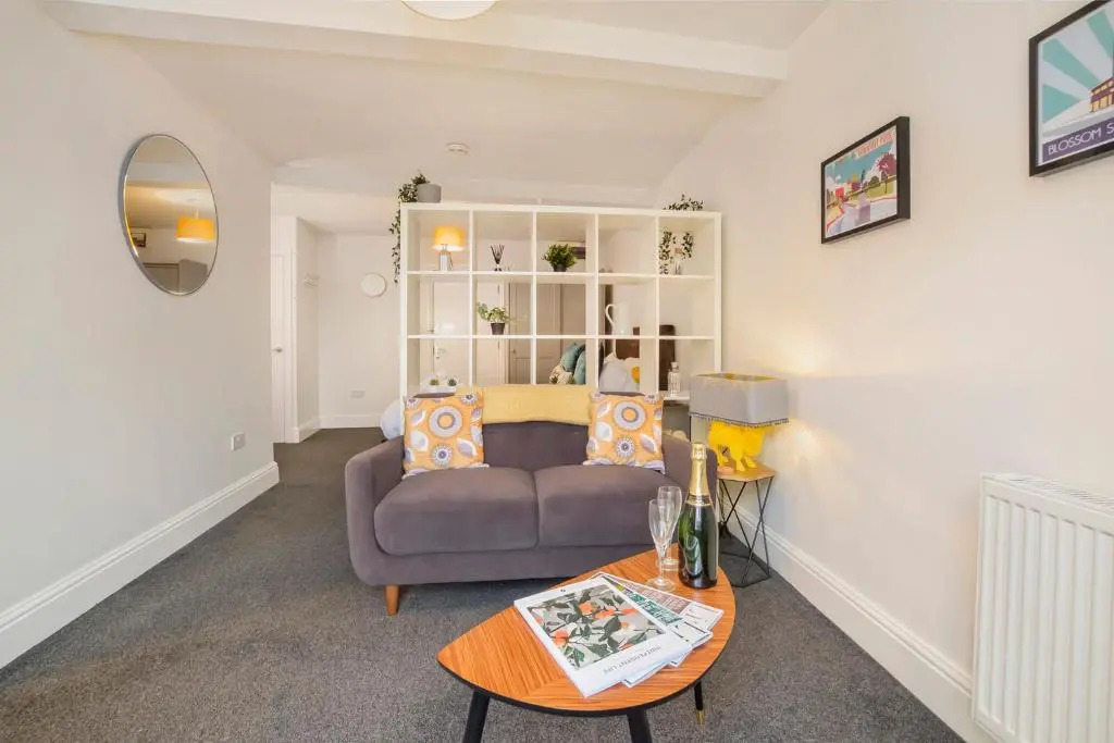 Abbotts Mews - Studio Apartment