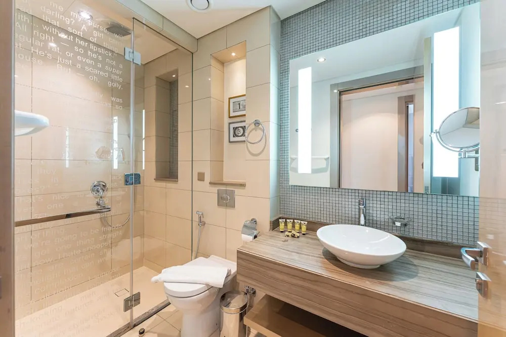 PVH - Paramount - Upscale 2BR
