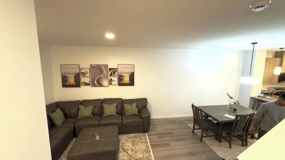 3BR Family House in NE Edmonton