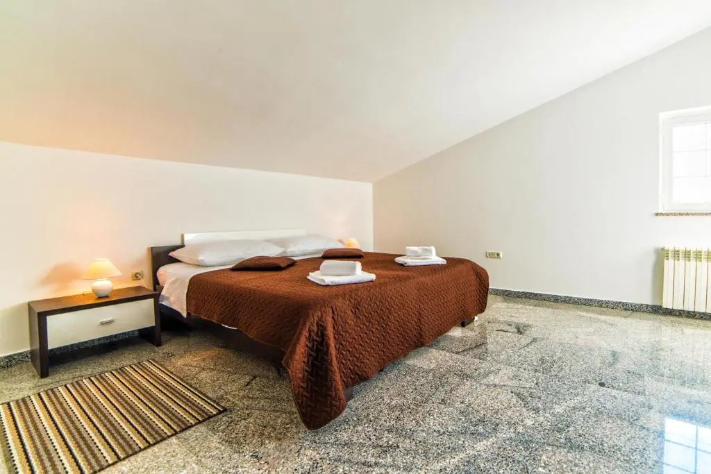 Apartments Ori