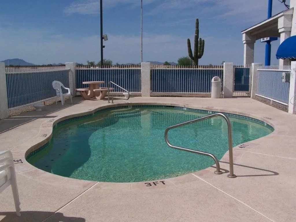 Americas Choice Inn & Suites