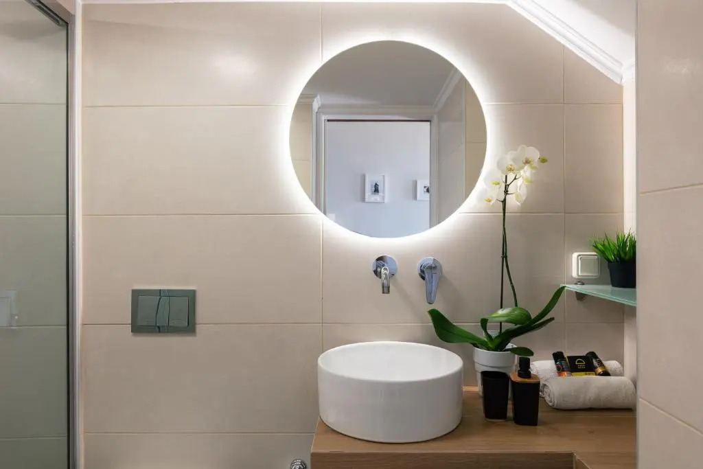 AnnaView Apartments & Suites