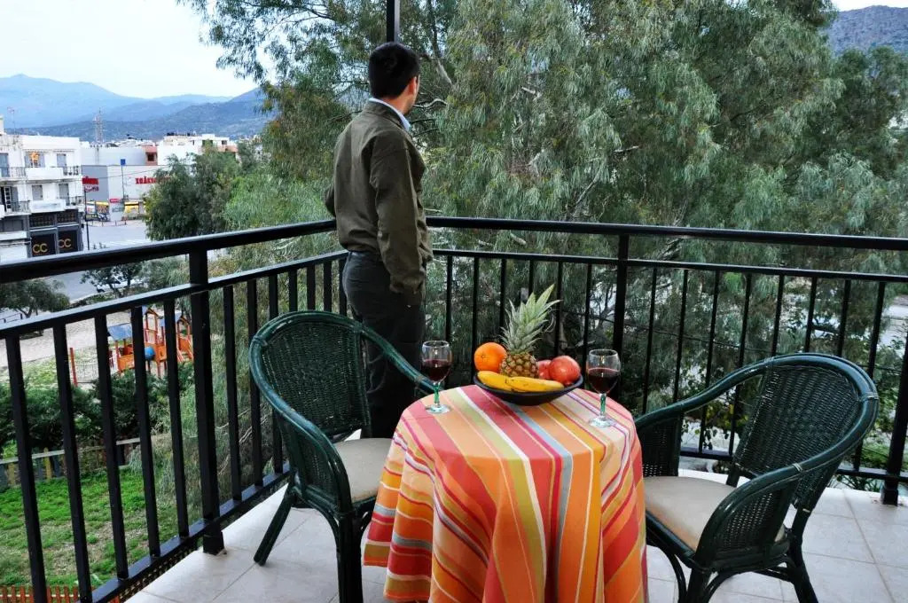 Haris Apartments