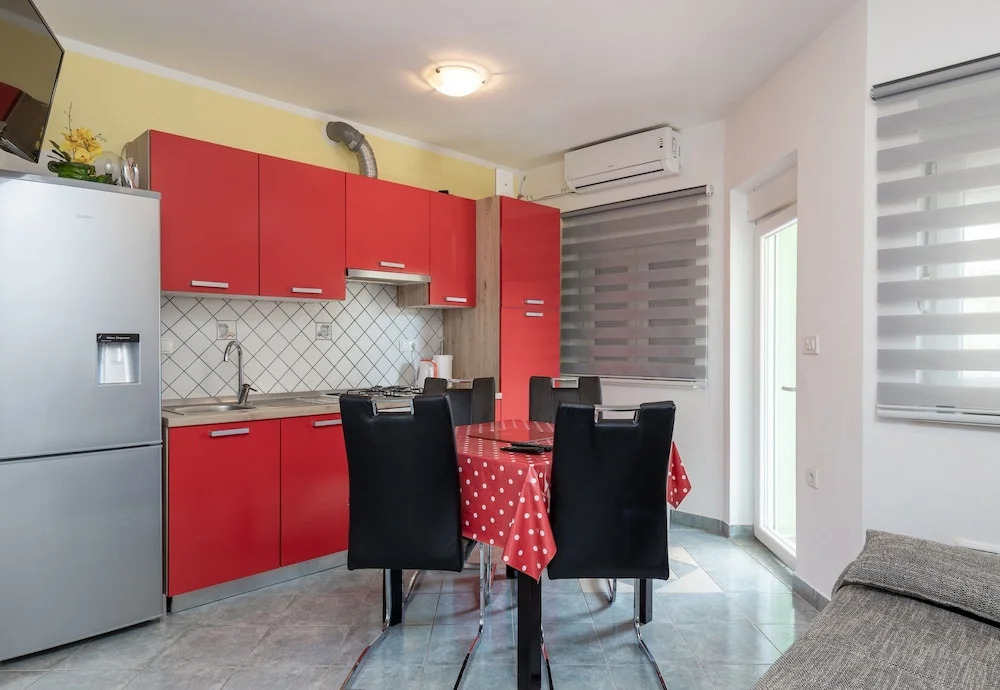 Seaview Apt Near Paklenica 4 Close To Sea