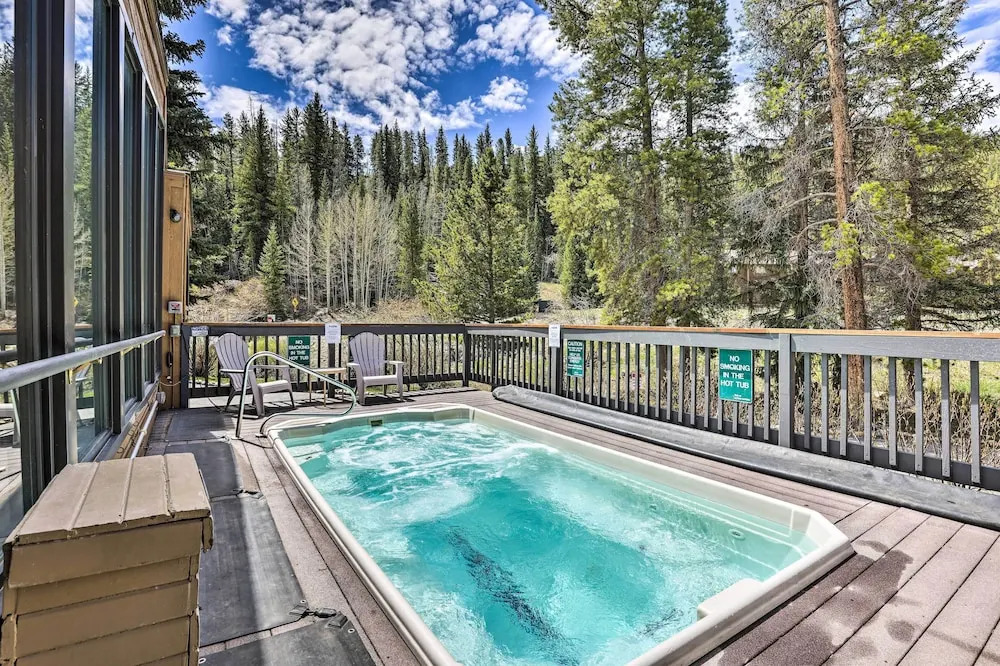 Keystone Mountain Getaway: Walk to Ski Lifts