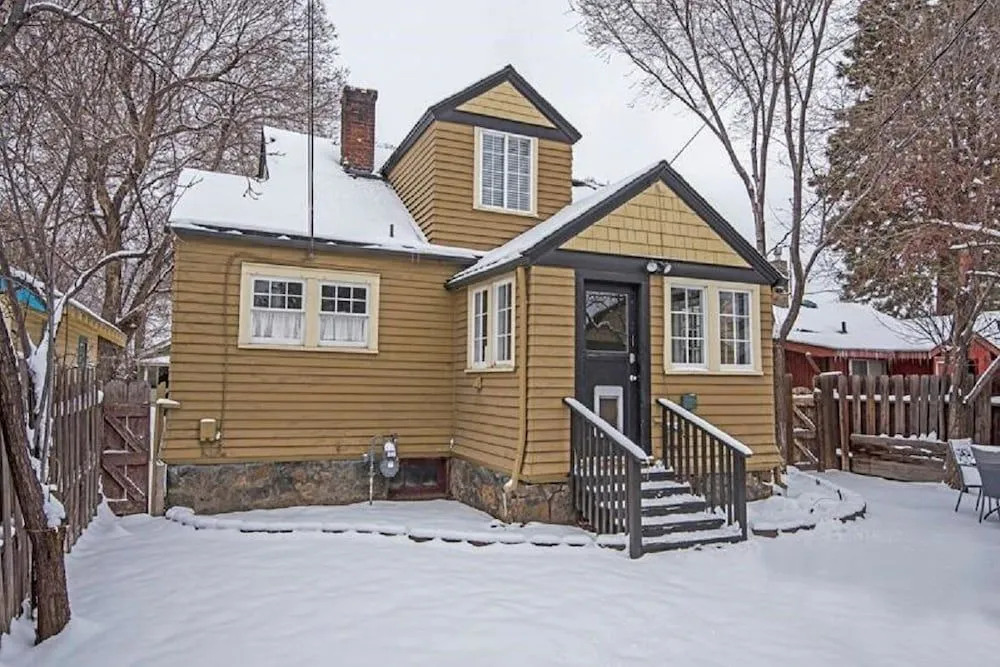 Farewell Bend House