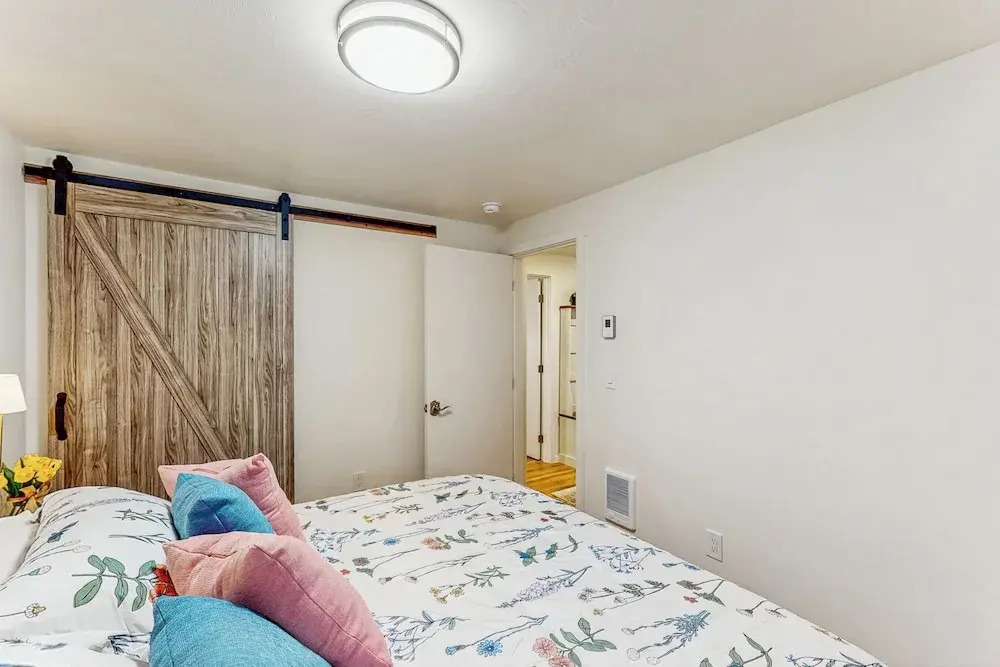1 Mi to Campus! Family Home w/ Game Room in Eugene