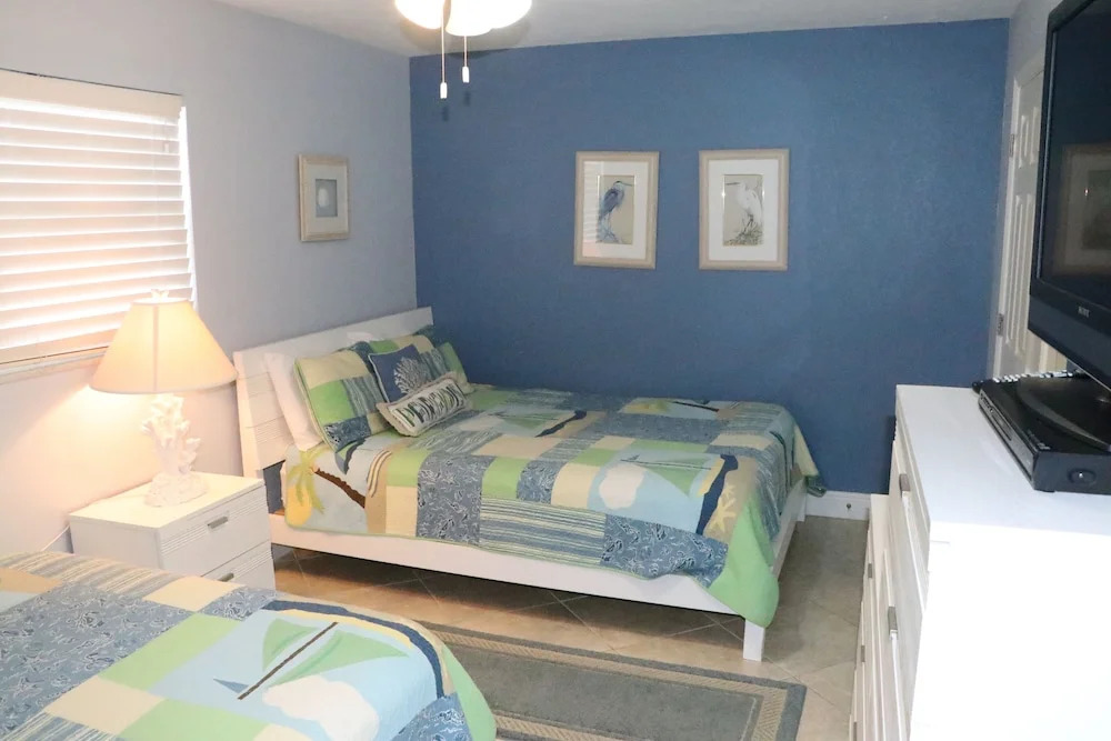 Jamaica Royale 076 - 2 Br Condo