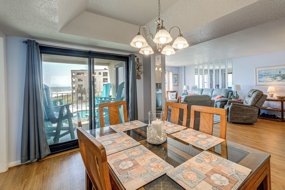 'the Lookout' Indian Beach Condo w/ Pool & Ocean