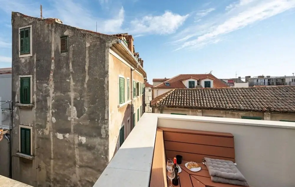 2 Flat Apartment With Terrace And Outdoor Shower