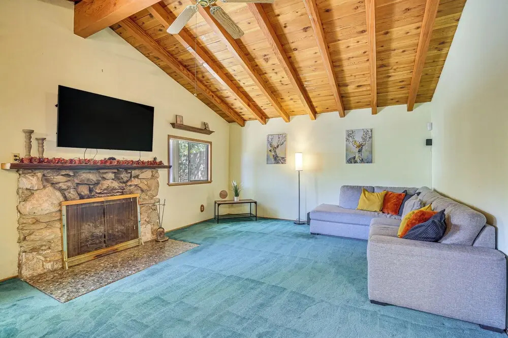 Cedar Glen Cabin  3 Mi to Lake Arrowhead Village!