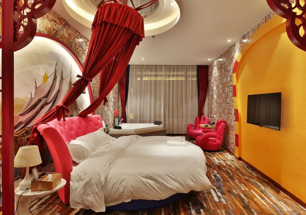 Yunxi Art Theme Hotel