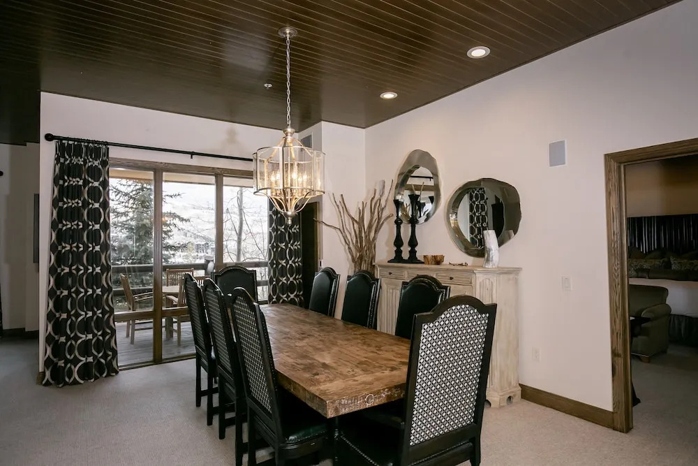 Premium Luxury Three Bedroom Suite with Two Hot Tubs