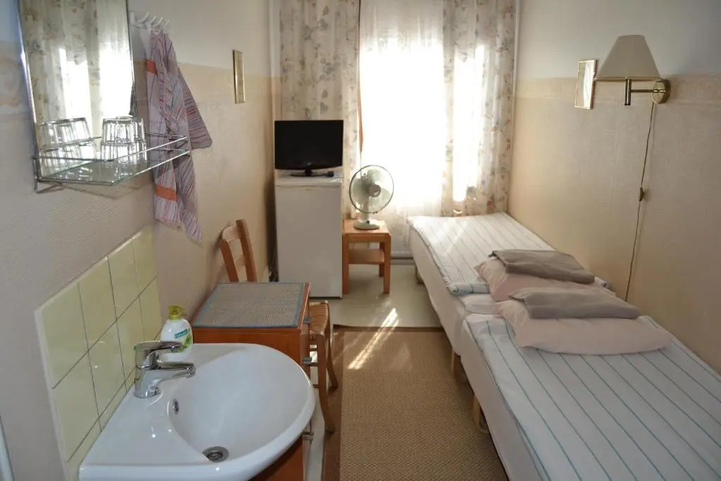 Matkakoti Patria Hostel - single & double rooms