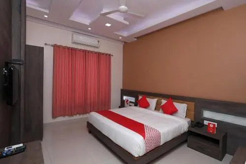 OYO 19810 Golden Bagh Resort