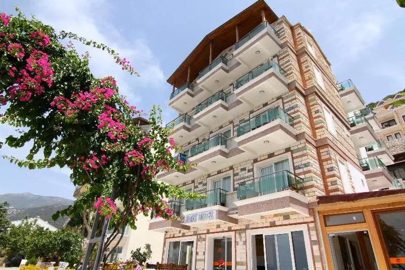 Maki Hotel 2