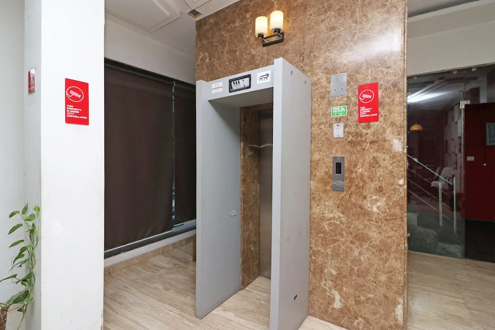 Hotel Era Residency