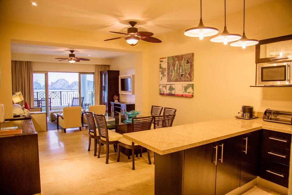 Spacious One Bedroom Suites With Kitchen, Bay Views & Access to Outdoor Pools