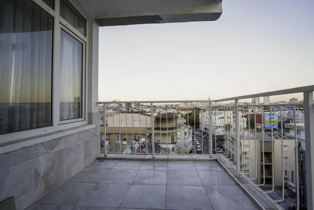 Central and Comfy Flat With Balcony in Muratpasa