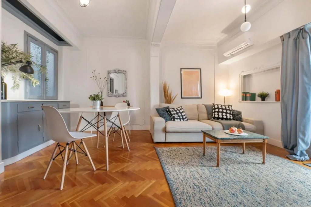 Friends & family 3broom apt, downtown Athens-FIX