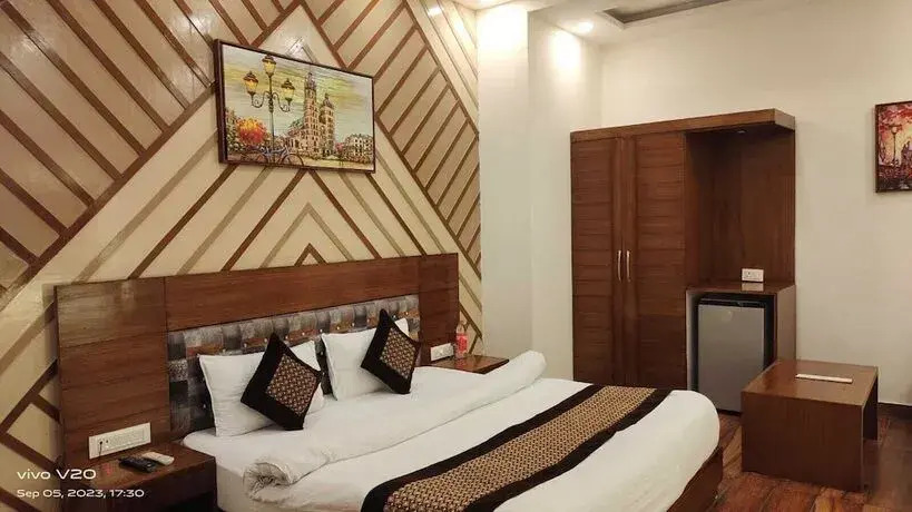 Hotel White Rock Sector 68  Sohna Road